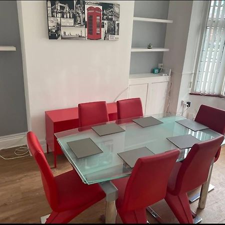 Wv1 Budget Contractor Stays- 5 Beds - Discounts Ok Wolverhampton Extérieur photo