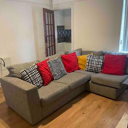 Wv1 Budget Contractor Stays- 5 Beds - Discounts Ok Wolverhampton Extérieur photo