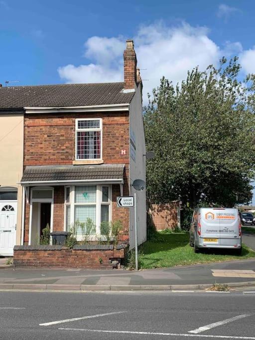 Wv1 Budget Contractor Stays- 5 Beds - Discounts Ok Wolverhampton Extérieur photo